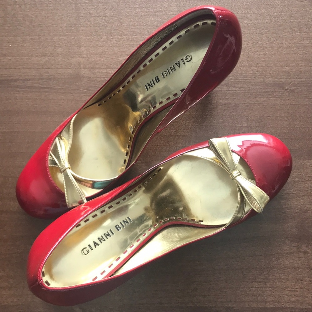 Red Gianni Bini size 9 heels